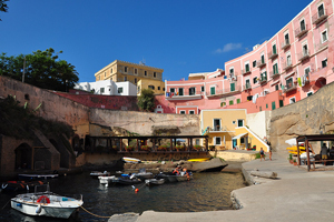 destinazioni Ventotene porto romano